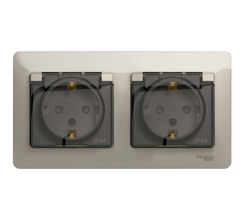 Розетка моноблок в две монтажные коробки Glossa, со шторками, с крышкой, с заземлением, двойная, винтовые клеммы, молочный