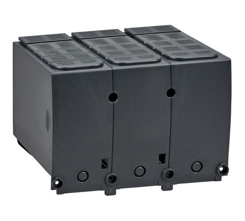 1 ДЛИННАЯ КЛЕМ. ЗАГЛУШКА ДЛЯ 3Р (NSX400/630)